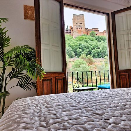 The Nasrid Palace From Your Bed ! Granada Buitenkant foto