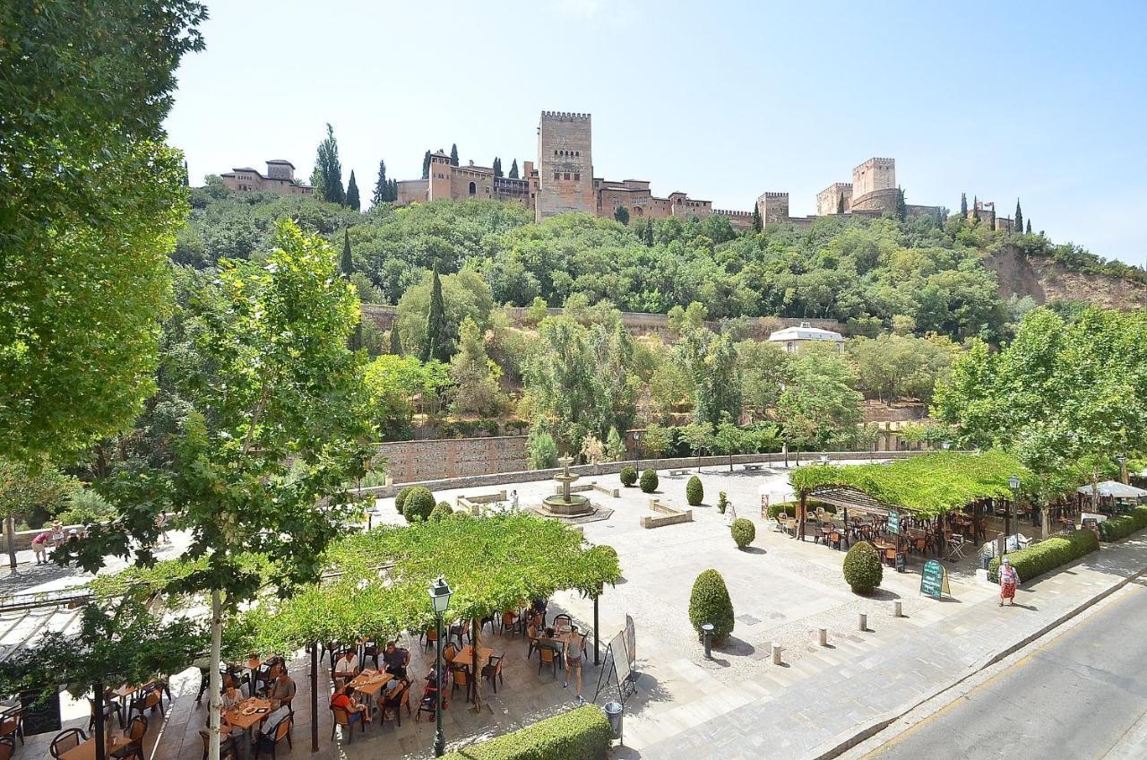 The Nasrid Palace From Your Bed ! Granada Buitenkant foto
