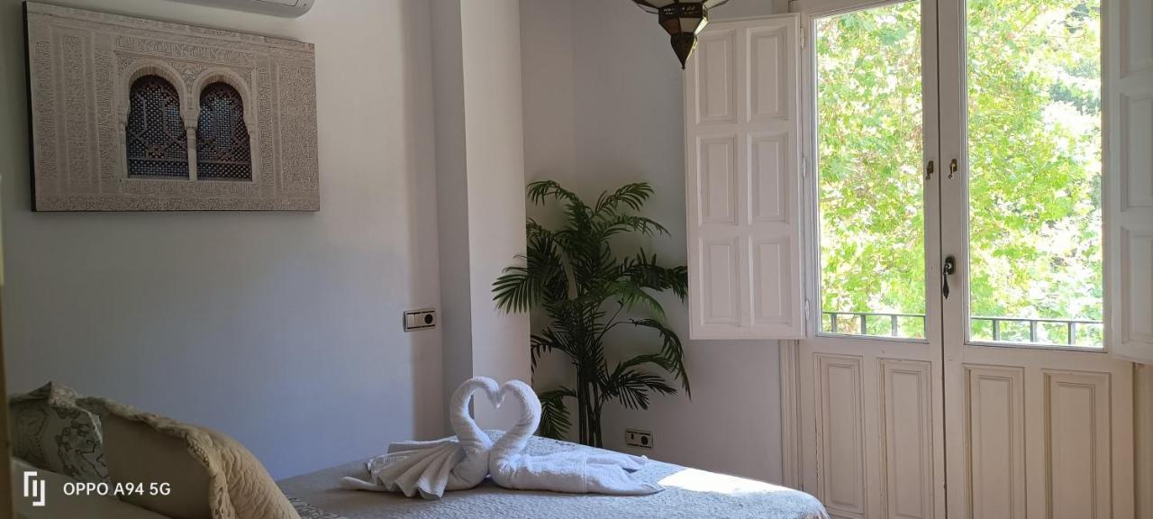 The Nasrid Palace From Your Bed ! Granada Buitenkant foto