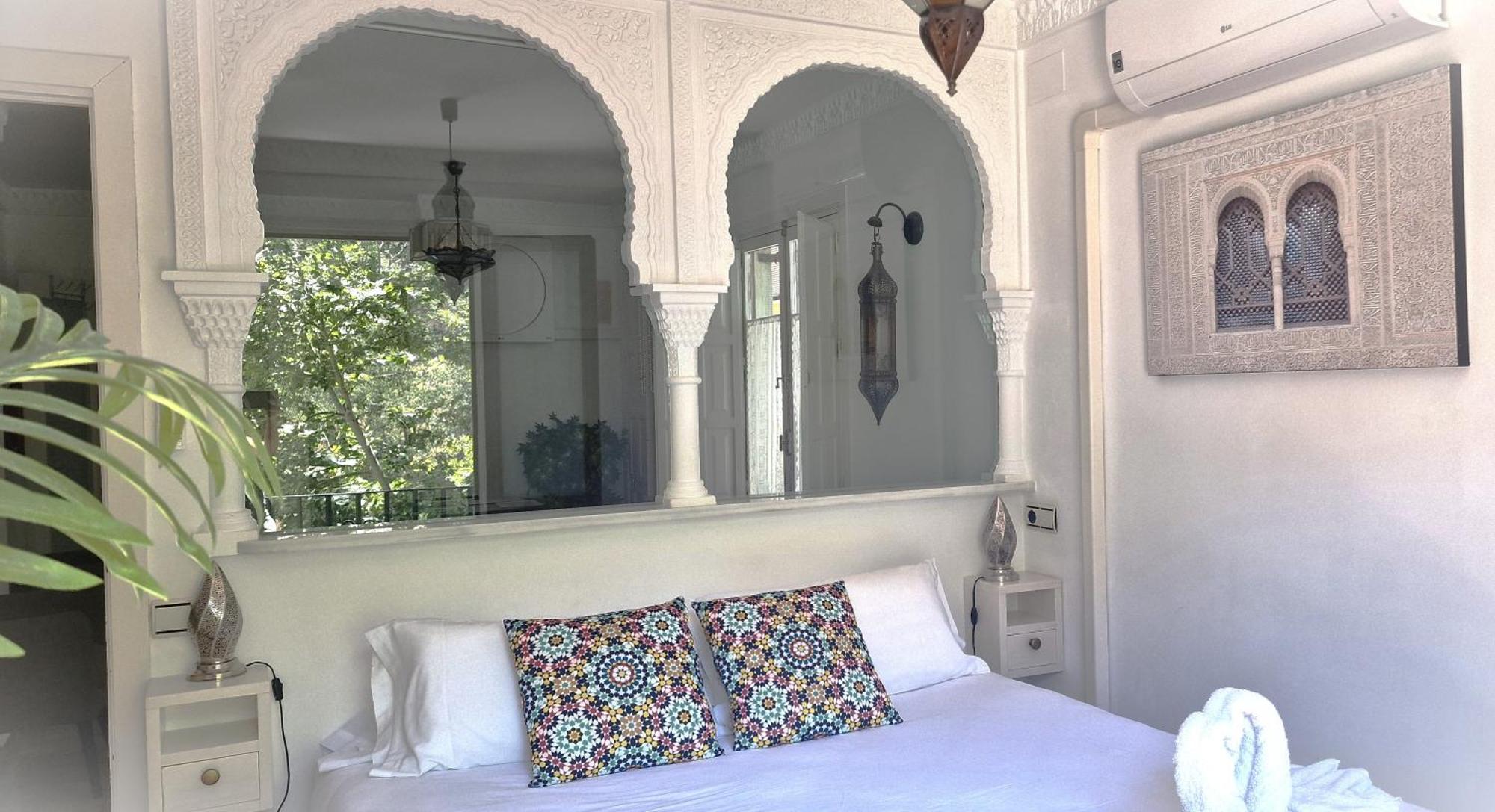 The Nasrid Palace From Your Bed ! Granada Buitenkant foto